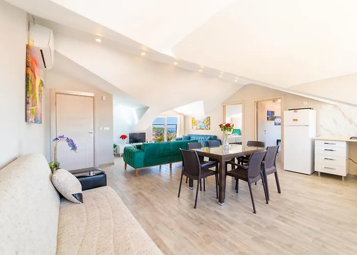 Stunning Suite In Oeluedeniz With Seaview And Pool