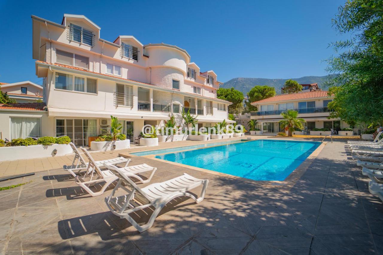 Apartment Stunning In With Seaview And Pool *